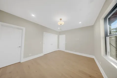 1406 West Cuyler Avenue Chicago IL 60613