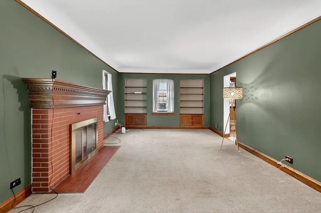 10551 South Bell Avenue Chicago IL 60643