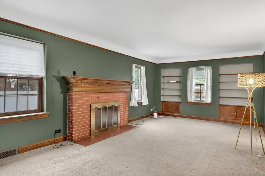 10551 South Bell Avenue Chicago IL 60643