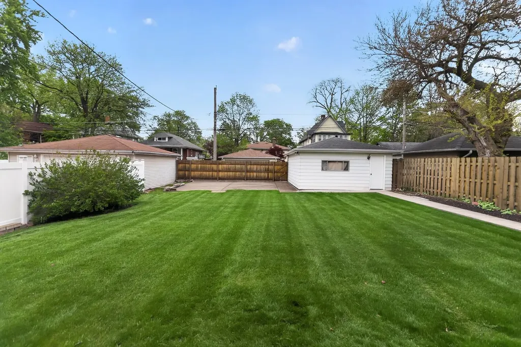 10551 South Bell Avenue Chicago IL 60643