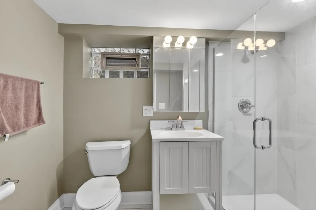 10551 South Bell Avenue Chicago IL 60643