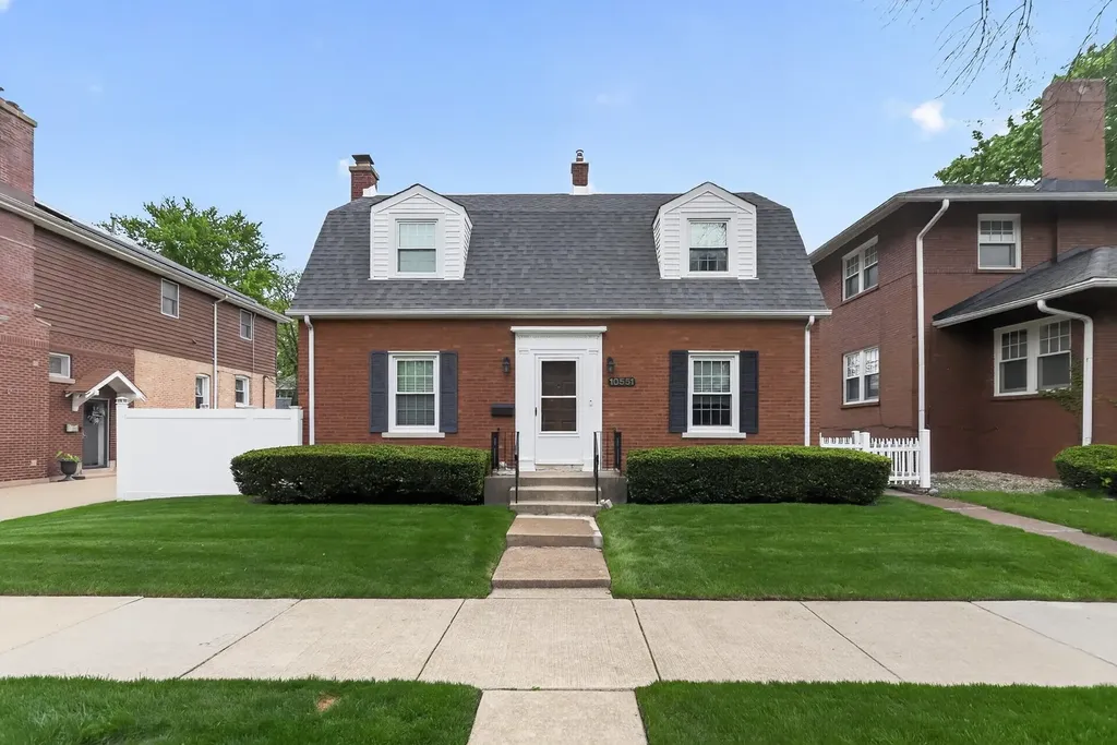 10551 South Bell Avenue Chicago IL 60643