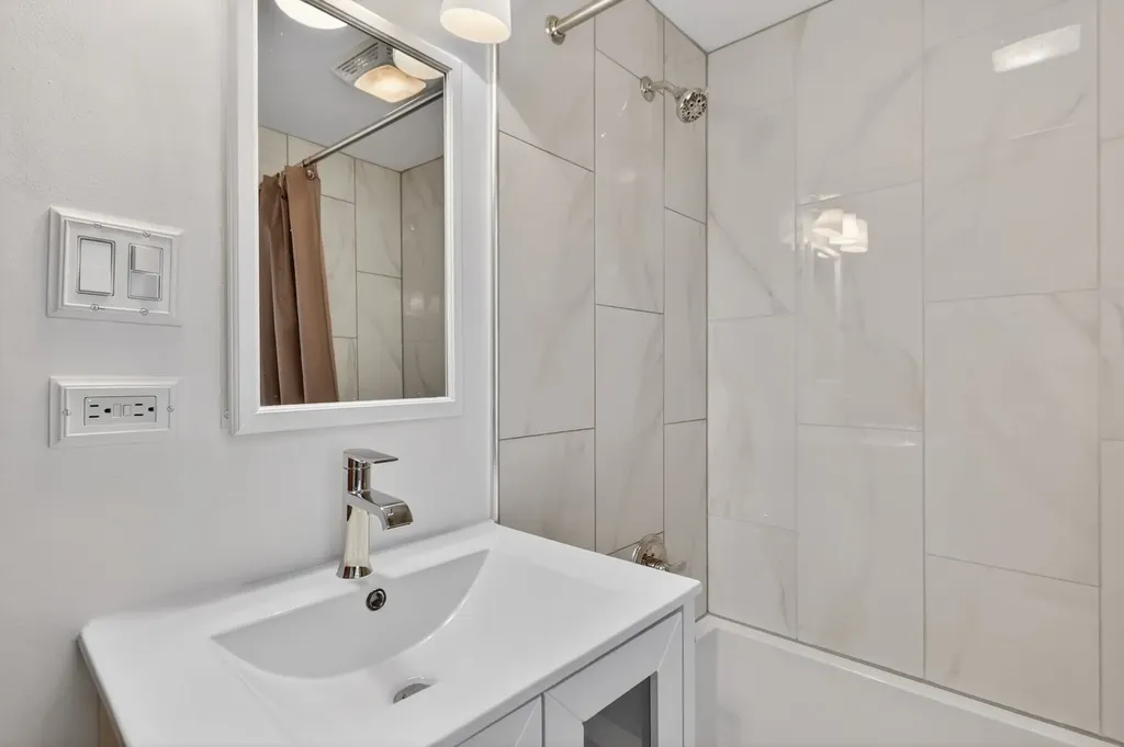 10551 South Bell Avenue Chicago IL 60643