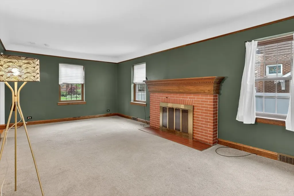 10551 South Bell Avenue Chicago IL 60643