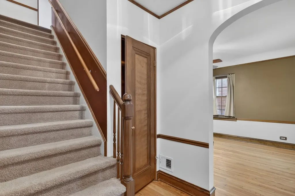 10551 South Bell Avenue Chicago IL 60643