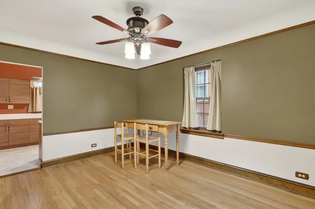 10551 South Bell Avenue Chicago IL 60643