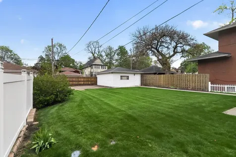 10551 South Bell Avenue Chicago IL 60643