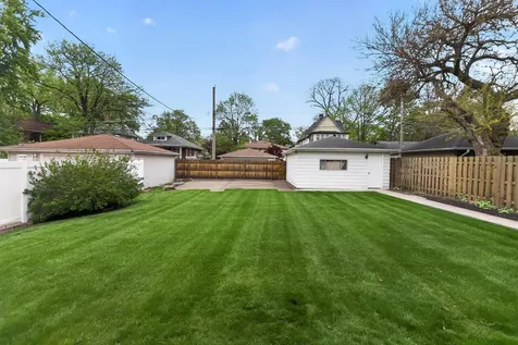10551 South Bell Avenue Chicago IL 60643