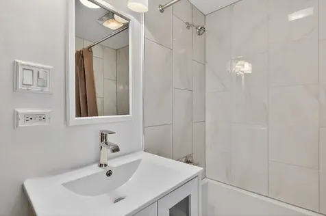 10551 South Bell Avenue Chicago IL 60643