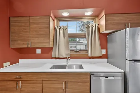 10551 South Bell Avenue Chicago IL 60643