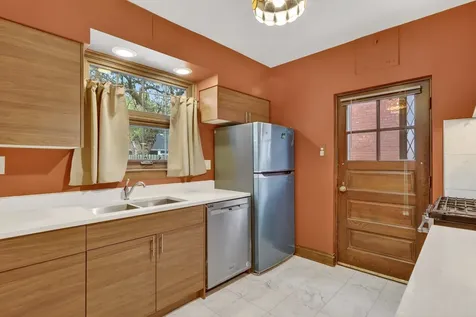 10551 South Bell Avenue Chicago IL 60643