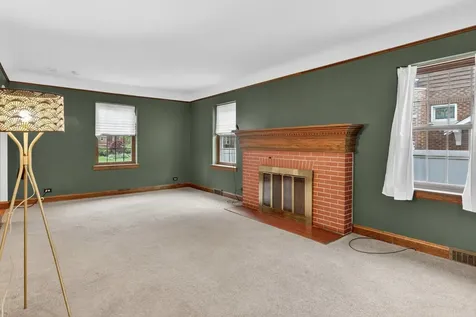 10551 South Bell Avenue Chicago IL 60643