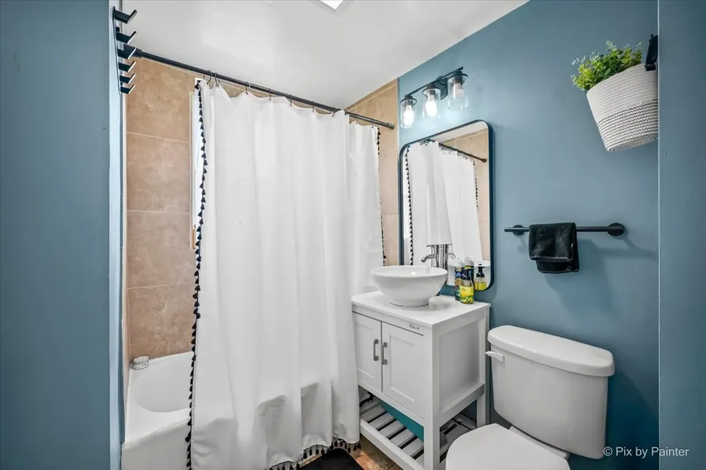 3248 North Odell Avenue Chicago IL 60634