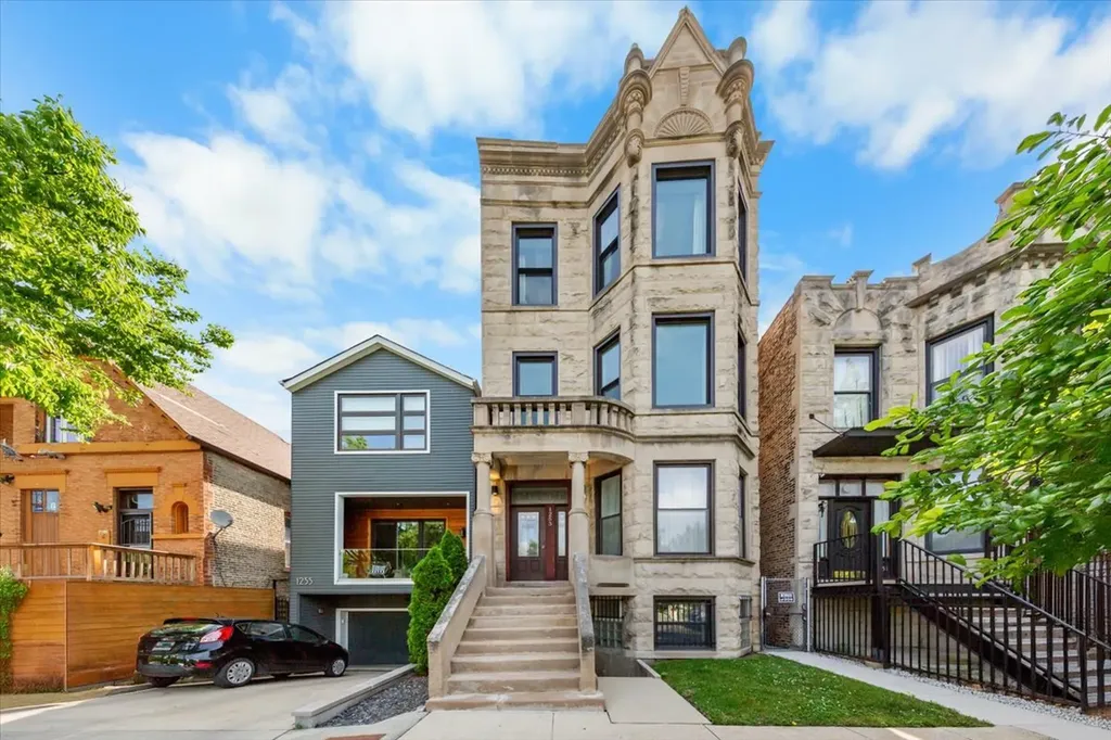 1253 North California Avenue Chicago IL 60622