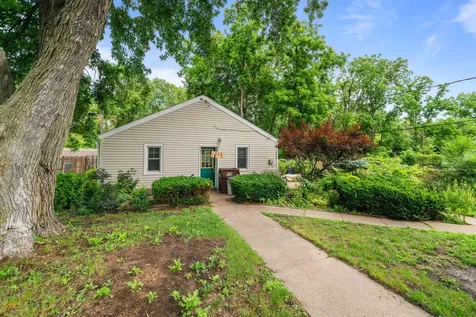 641 Northwestern Avenue South Beloit IL 61080