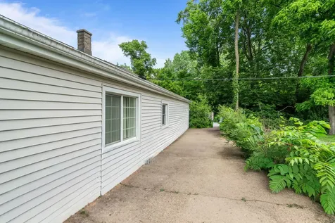 641 Northwestern Avenue South Beloit IL 61080
