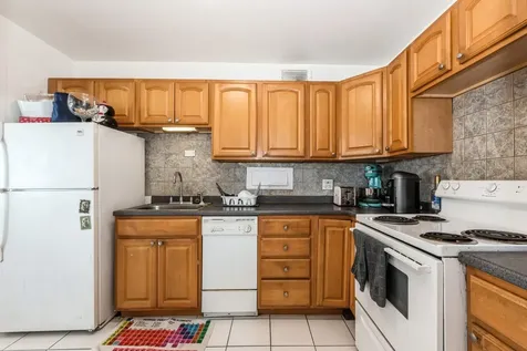 6157 North Sheridan Road Chicago IL 60660