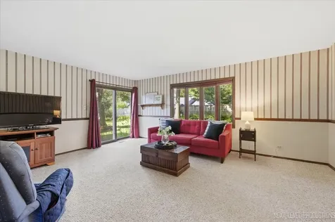 1138 Millburn Court St. Charles IL 60174