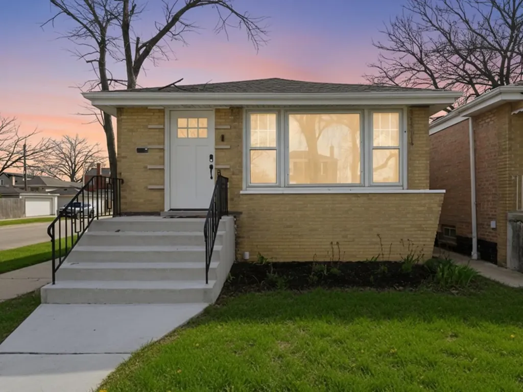 5301 South Menard Avenue Chicago IL 60638