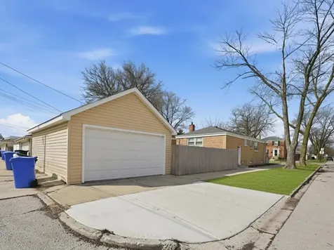 5301 South Menard Avenue Chicago IL 60638