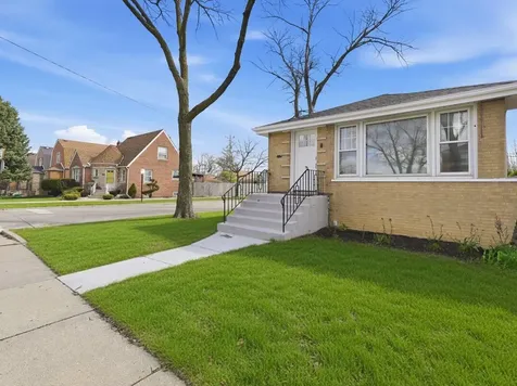 5301 South Menard Avenue Chicago IL 60638