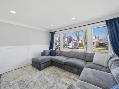 5301 South Menard Avenue Chicago IL 60638