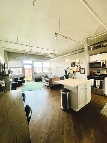 500 South Clinton Street S Chicago IL 60607