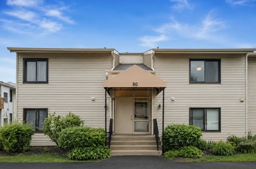 80 Commonwealth Court Vernon Hills IL 60061