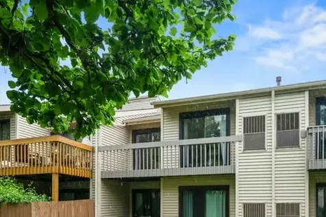 80 Commonwealth Court Vernon Hills IL 60061