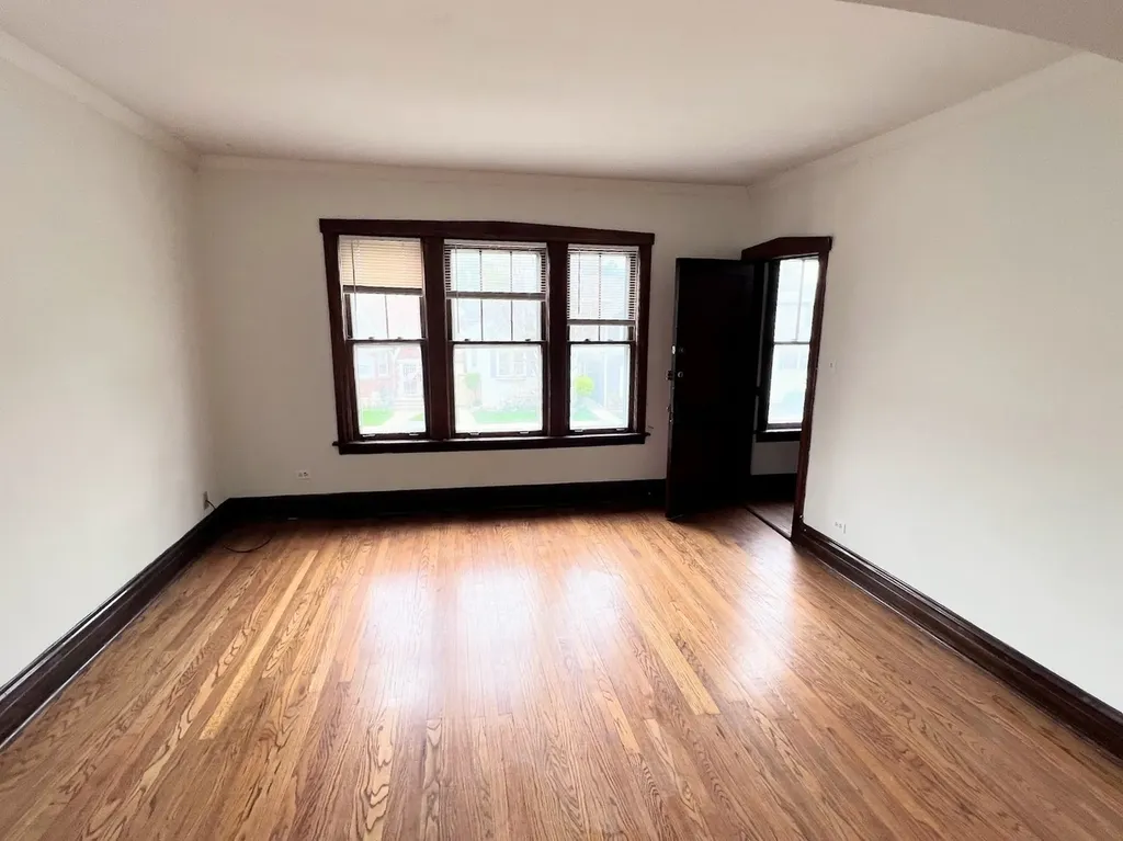 5008 West Strong Street Chicago IL 60630