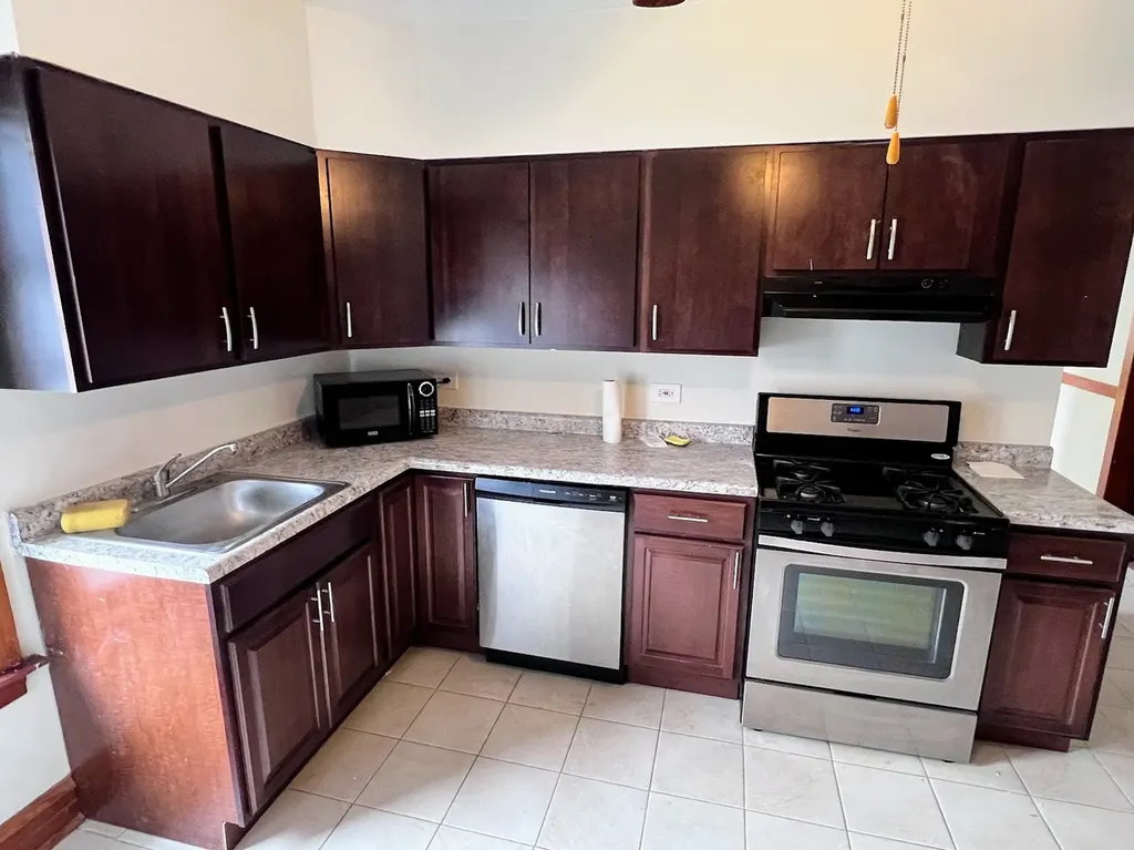 5008 West Strong Street Chicago IL 60630