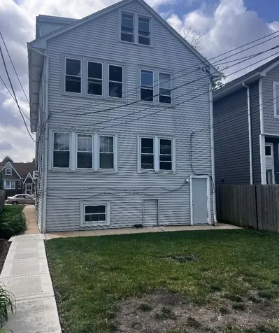5008 West Strong Street Chicago IL 60630