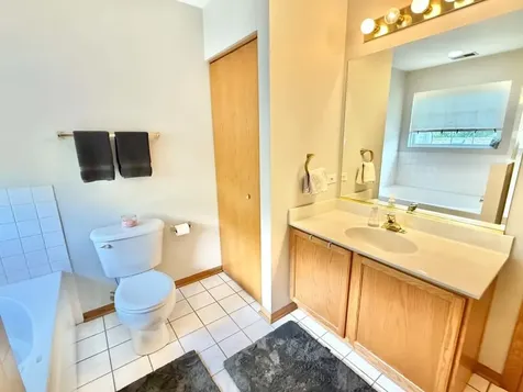 18614 West Point Drive Tinley Park IL 60477
