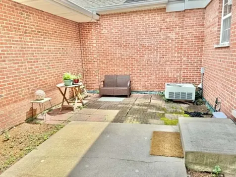 18614 West Point Drive Tinley Park IL 60477