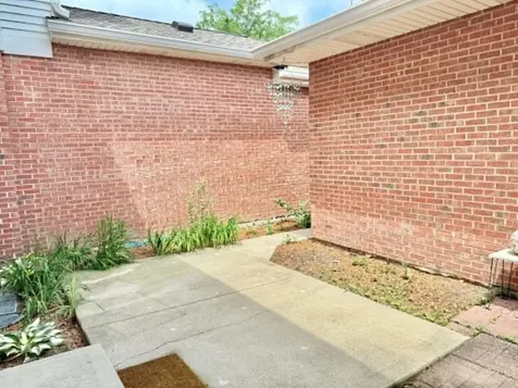 18614 West Point Drive Tinley Park IL 60477