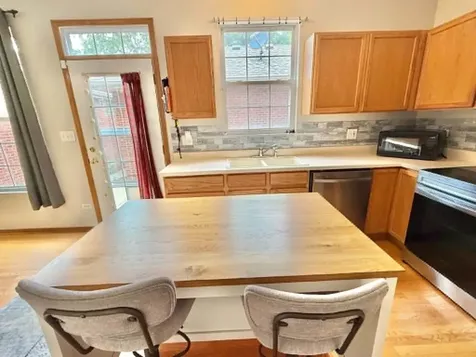 18614 West Point Drive Tinley Park IL 60477
