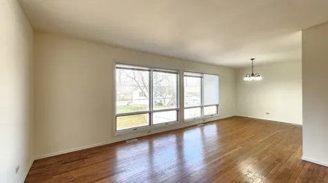 1360 Devonshire Lane Hoffman Estates IL 60169