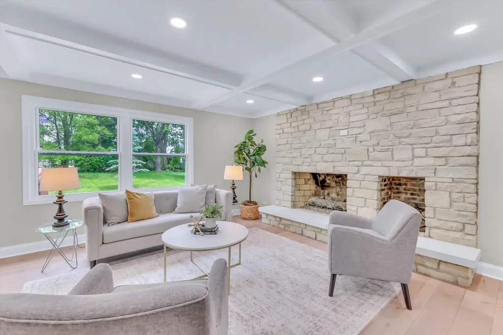 967 West Bauer Road Naperville IL 60563