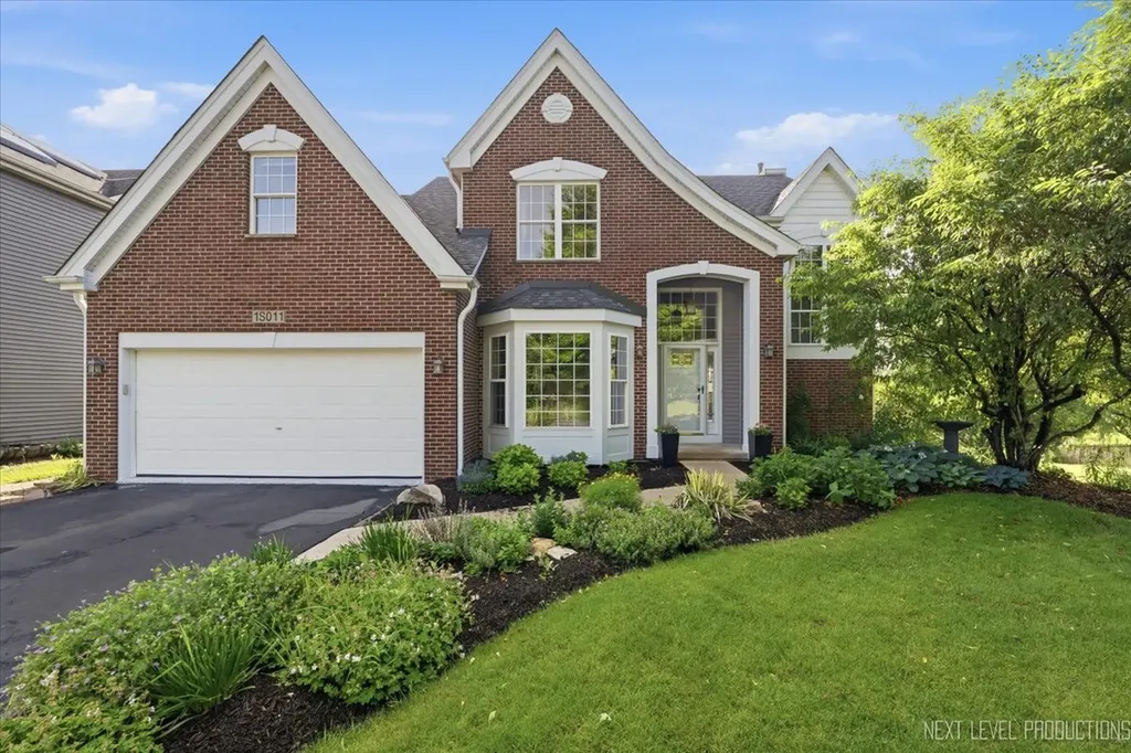 1S011 Shannon Square Geneva IL 60134