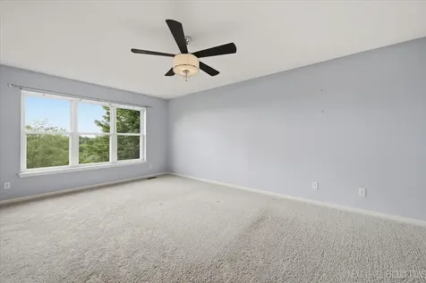 1S011 Shannon Square Geneva IL 60134