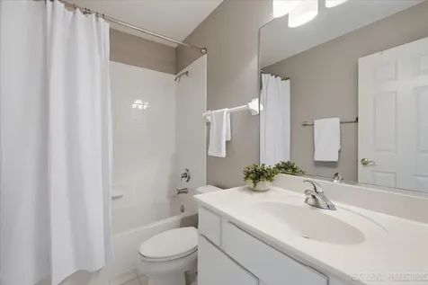 1S011 Shannon Square Geneva IL 60134