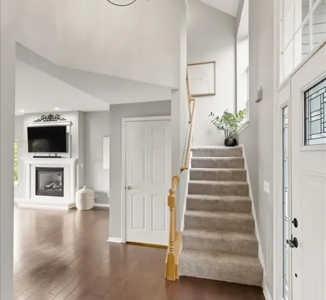 1S011 Shannon Square Geneva IL 60134