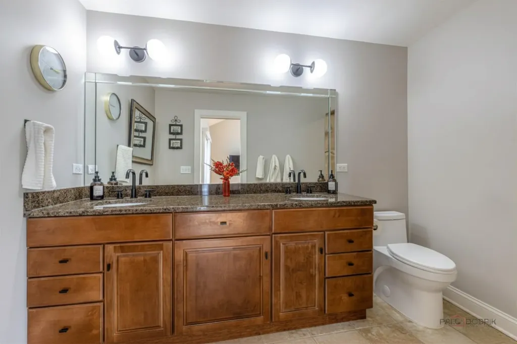 310 South Summit Street Wheaton IL 60187