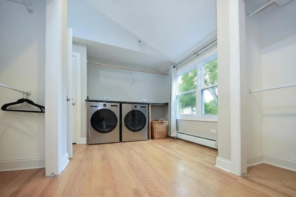 310 South Summit Street Wheaton IL 60187