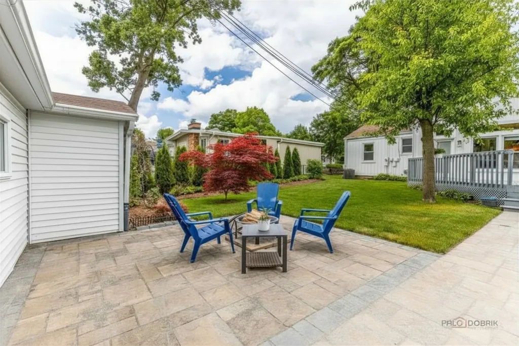 310 South Summit Street Wheaton IL 60187