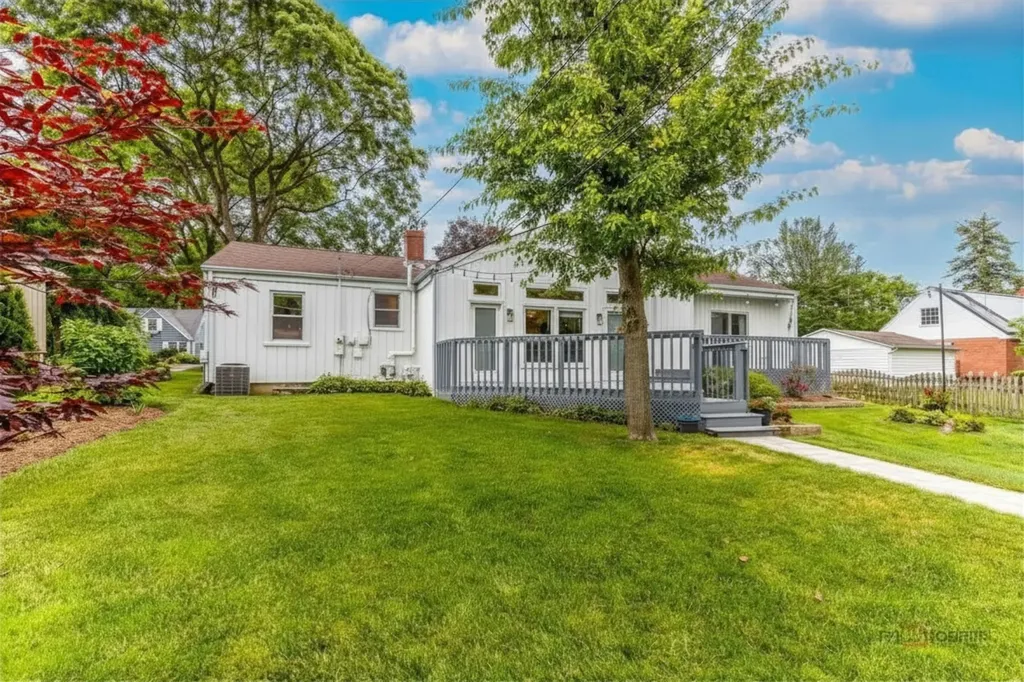 310 South Summit Street Wheaton IL 60187
