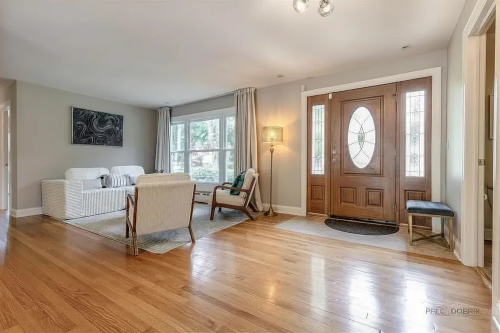 310 South Summit Street Wheaton IL 60187