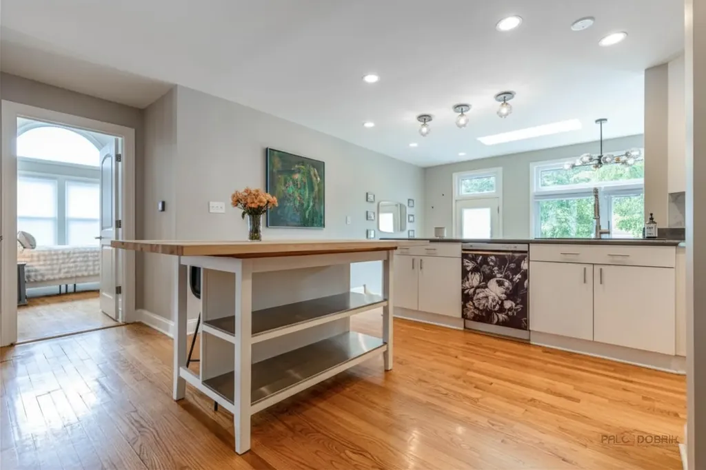 310 South Summit Street Wheaton IL 60187