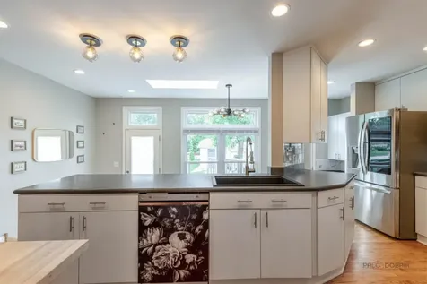 310 South Summit Street Wheaton IL 60187