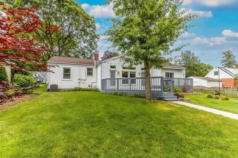 310 South Summit Street Wheaton IL 60187